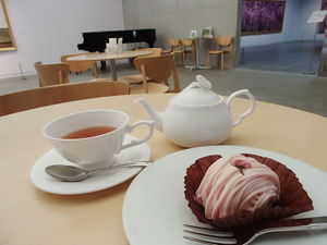 ヤオコー川越美術館のカフェで桜を愉しむ